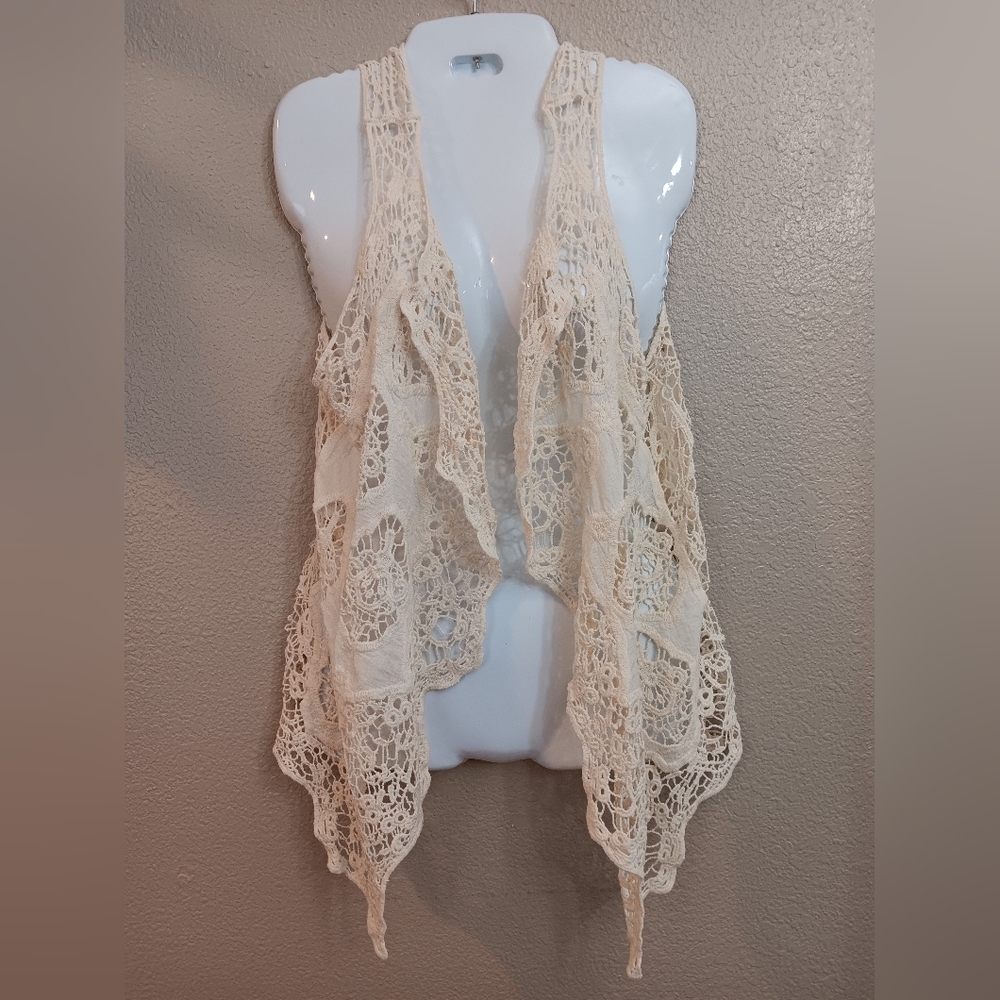 Crochet Lace Vest - Picture 5 of 8